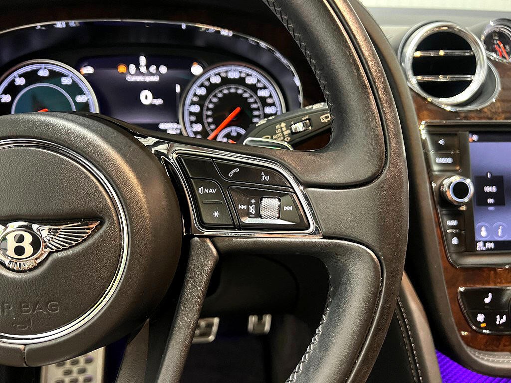 2019 Bentley Bentayga Image 22