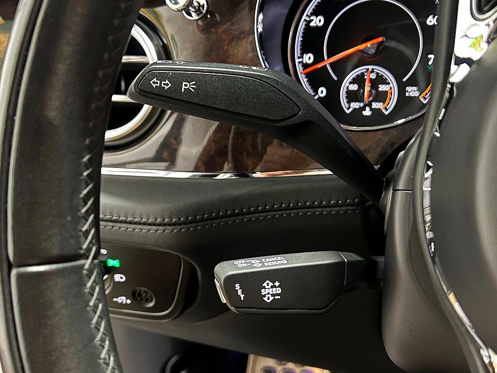 2019 Bentley Bentayga Image 23