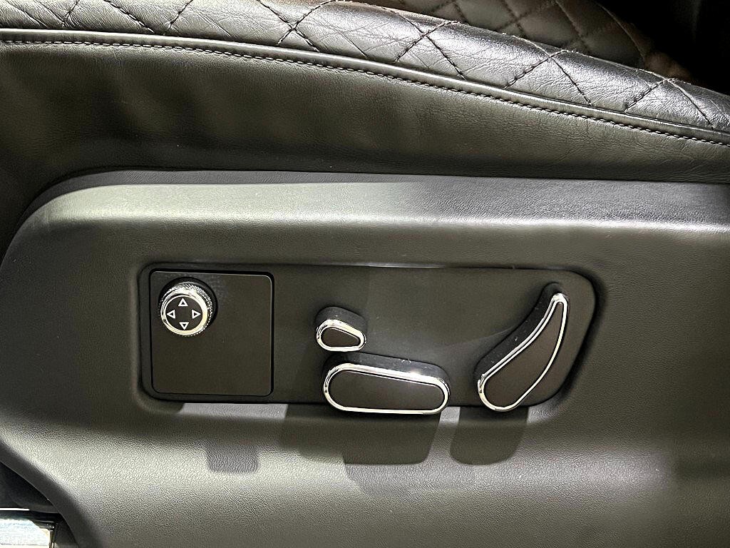 2019 Bentley Bentayga Image 26