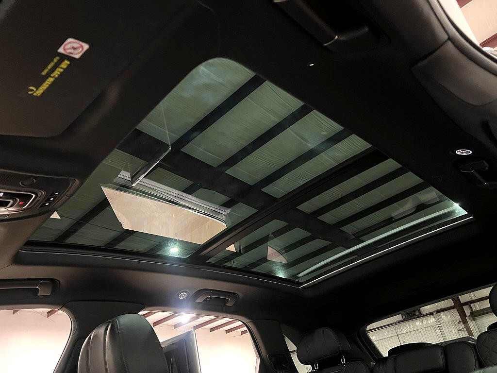 2019 Bentley Bentayga Image 27