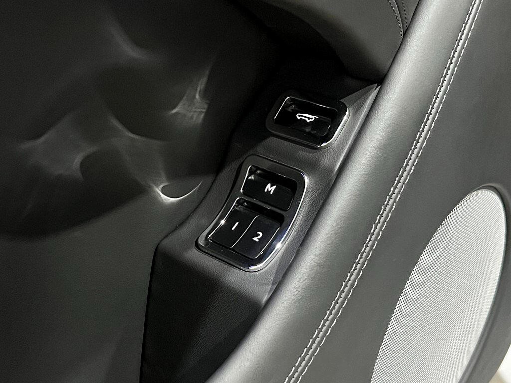 2019 Bentley Bentayga Image 33