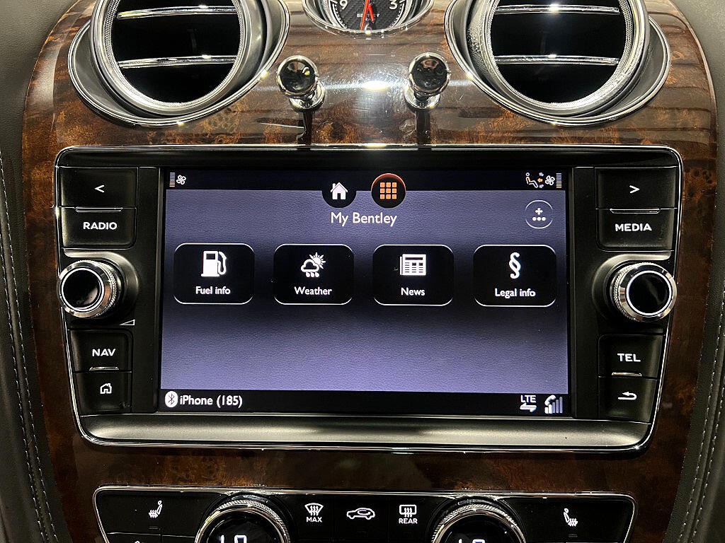 2019 Bentley Bentayga Image 36