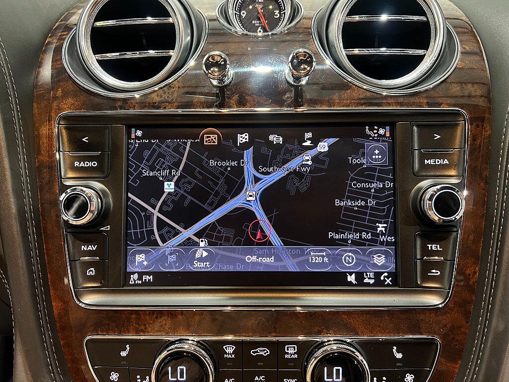 2019 Bentley Bentayga Image 37