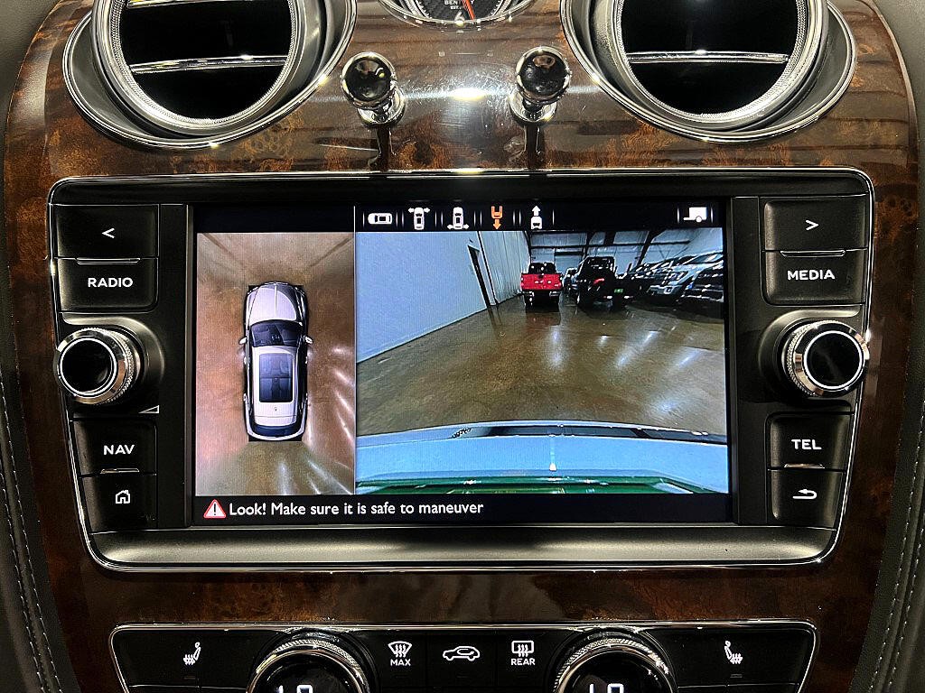 2019 Bentley Bentayga Image 40