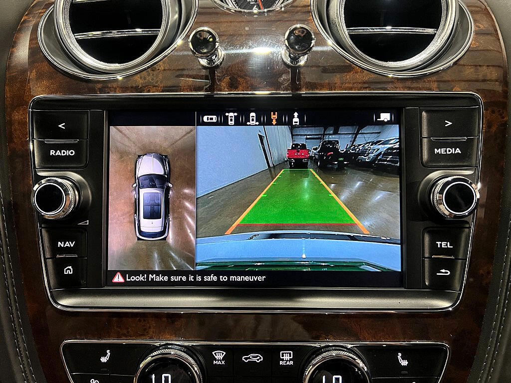 2019 Bentley Bentayga Image 44