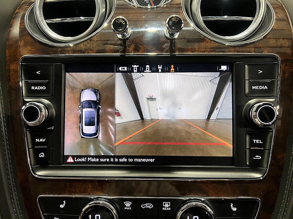 2019 Bentley Bentayga Image 45