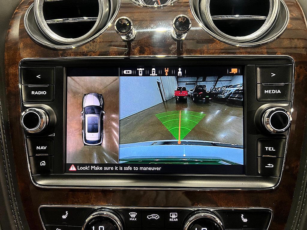 2019 Bentley Bentayga Image 46