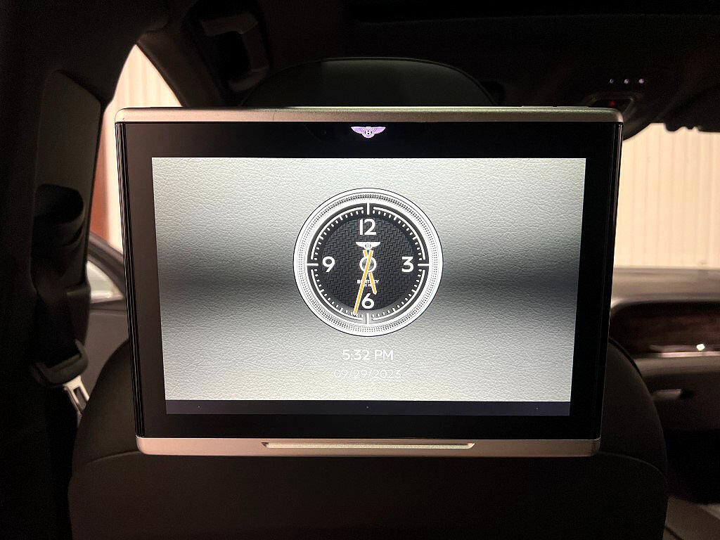 2019 Bentley Bentayga Image 54