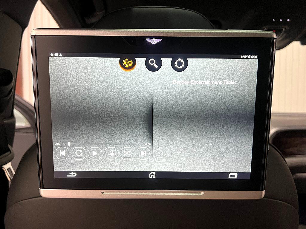 2019 Bentley Bentayga Image 56