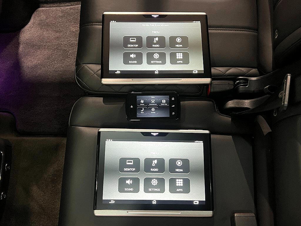 2019 Bentley Bentayga Image 64