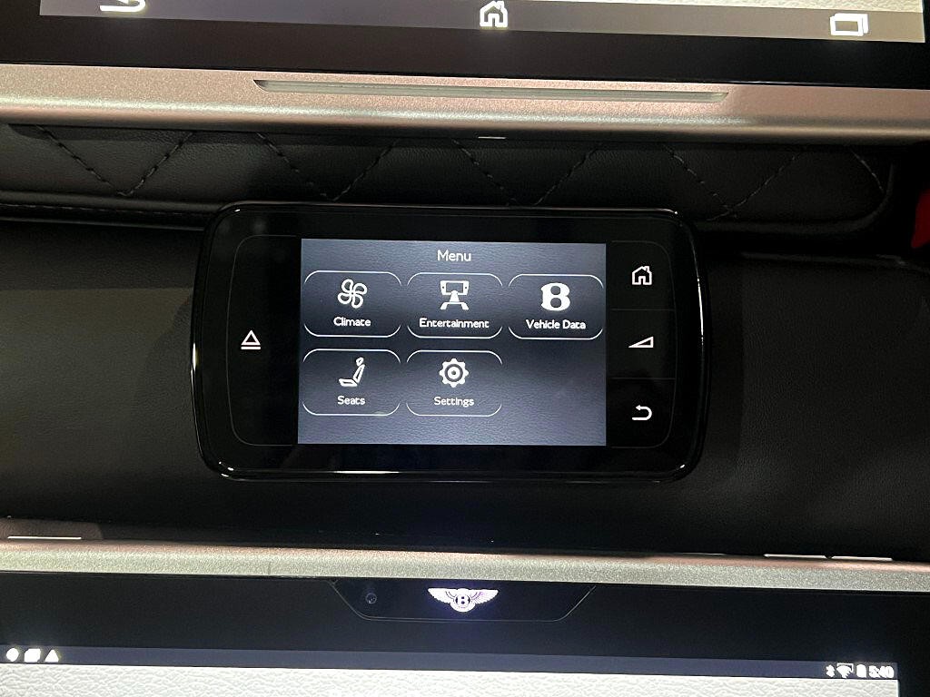 2019 Bentley Bentayga Image 65