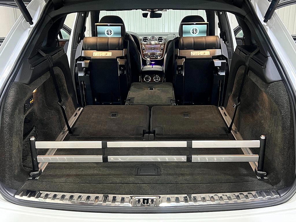 2019 Bentley Bentayga Image 79