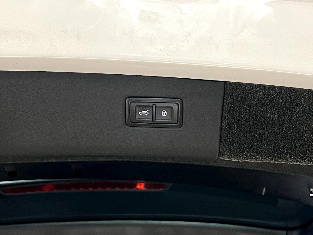 2019 Bentley Bentayga Image 84