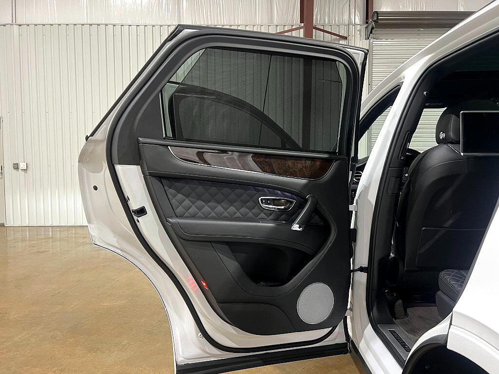 2019 Bentley Bentayga Image 86