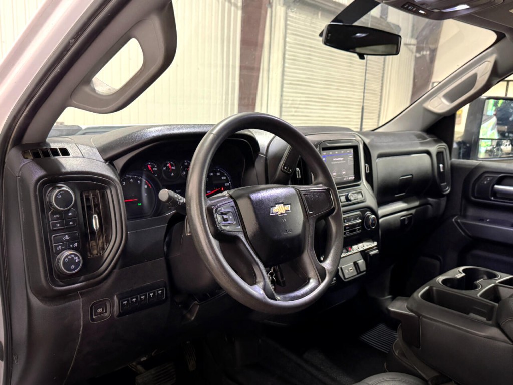 2021 Chevrolet Silverado 1500 Image 3