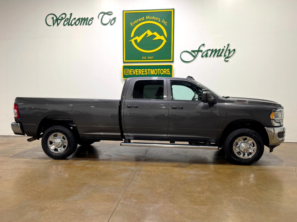 2024 RAM 2500 Image 2