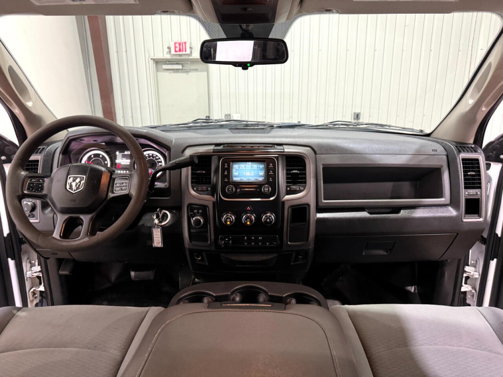 2018 RAM 3500 Image 3
