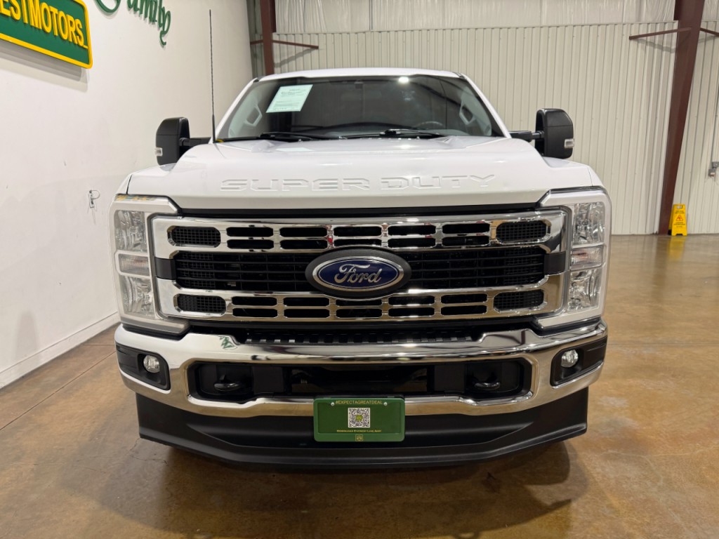 2023 Ford F-250 Image 2