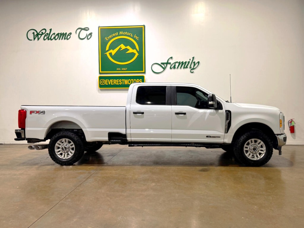 2023 Ford F-250 Image 2