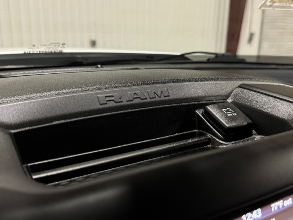 2020 RAM 2500 Image 32