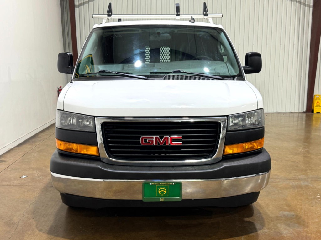 2020 GMC Savana Image 2