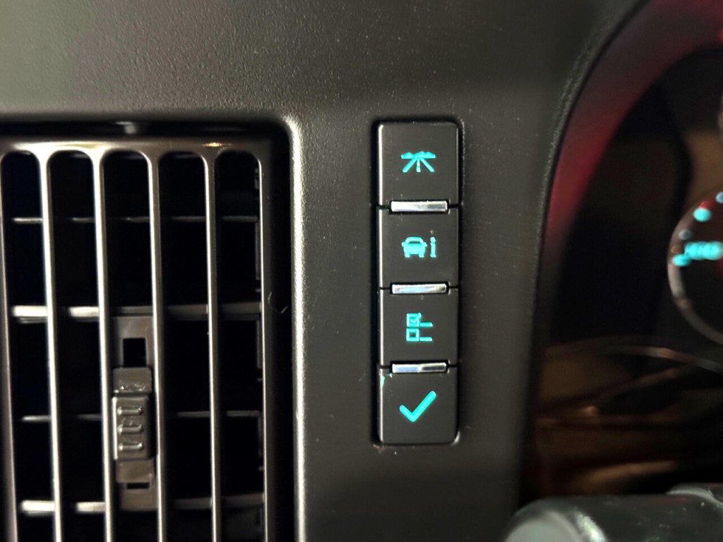 2020 GMC Savana Image 16