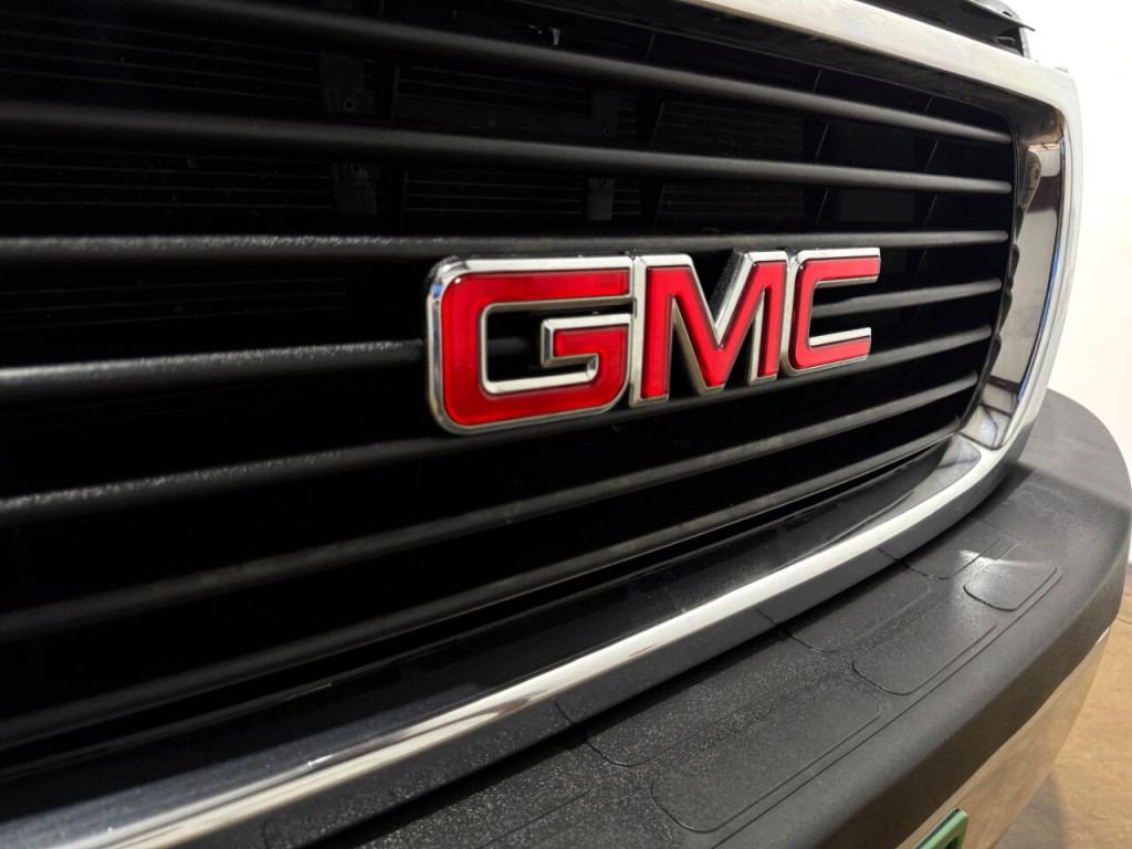 2020 GMC Savana Image 26