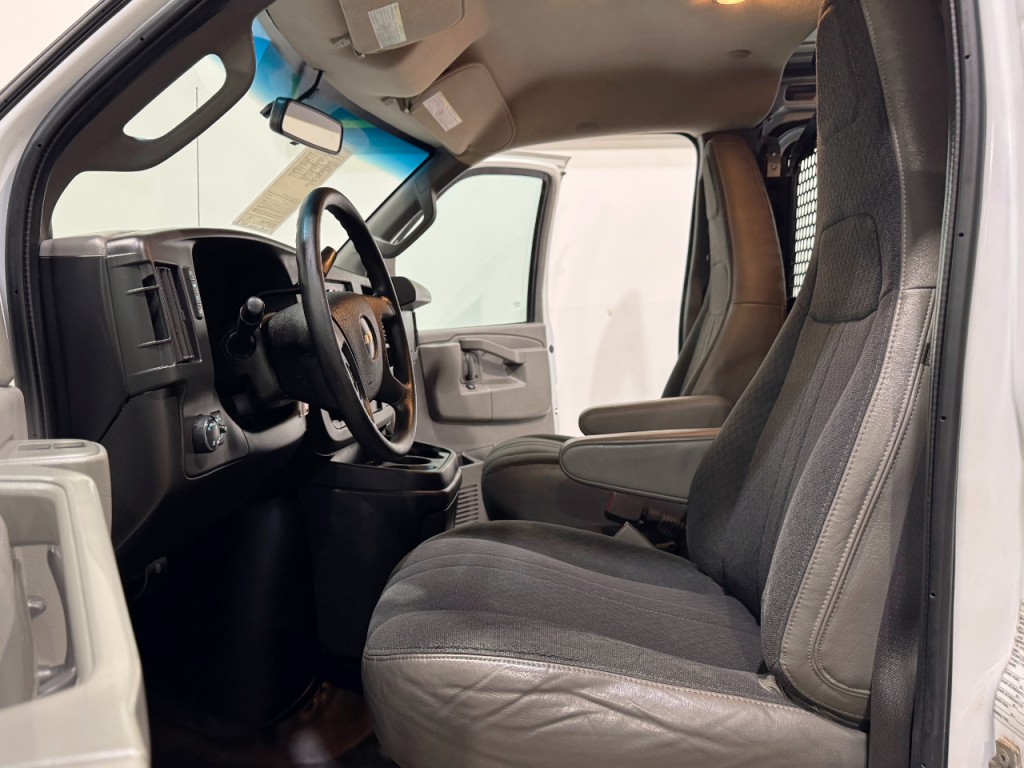 2020 Chevrolet Express Image 13