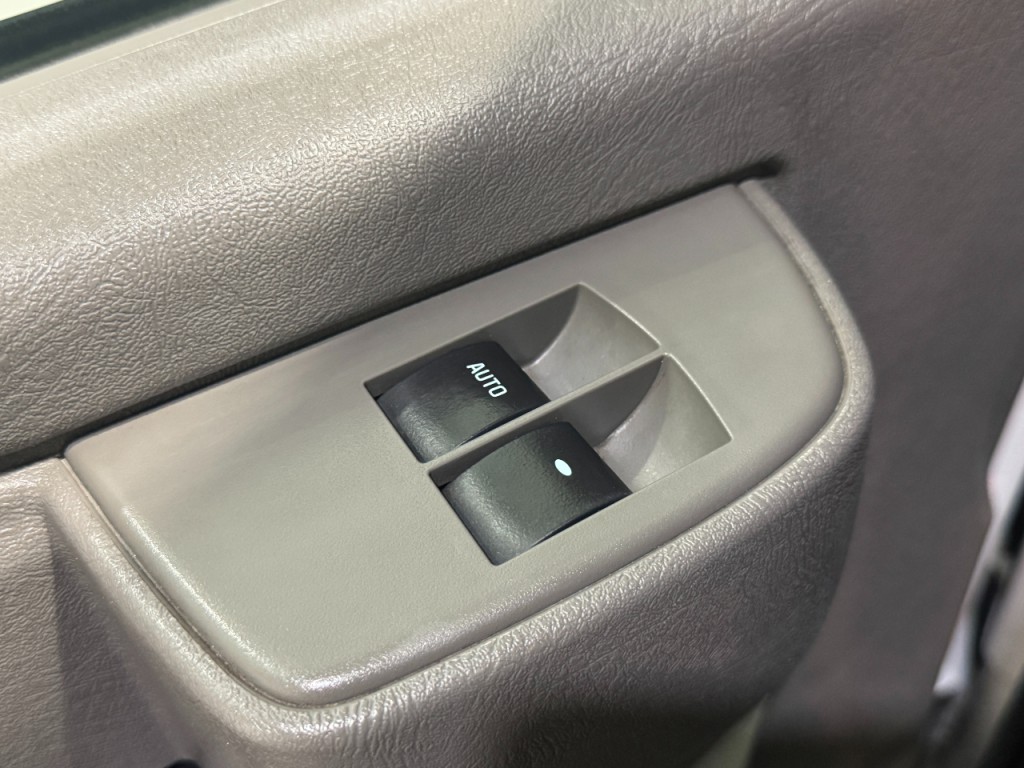 2020 Chevrolet Express Image 14