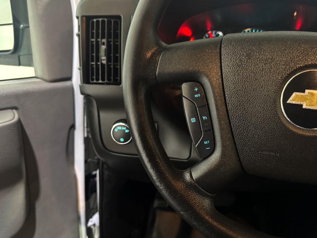 2020 Chevrolet Express Image 15