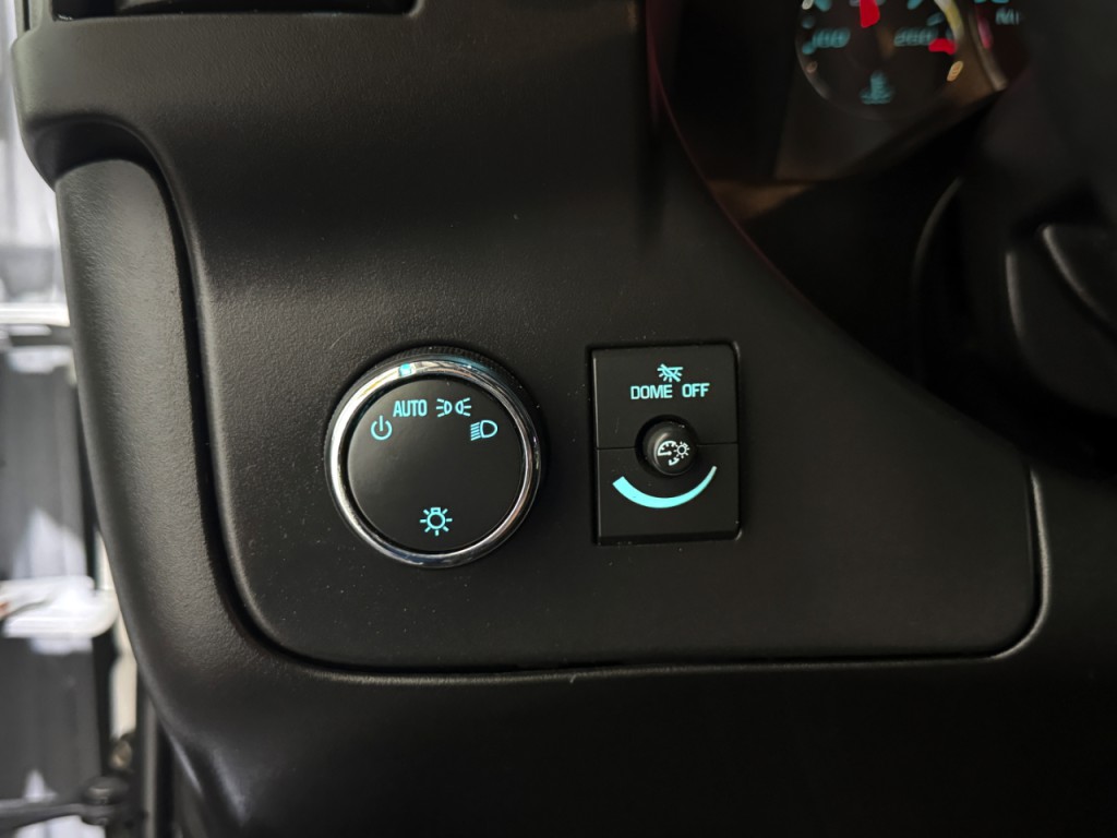 2020 Chevrolet Express Image 18