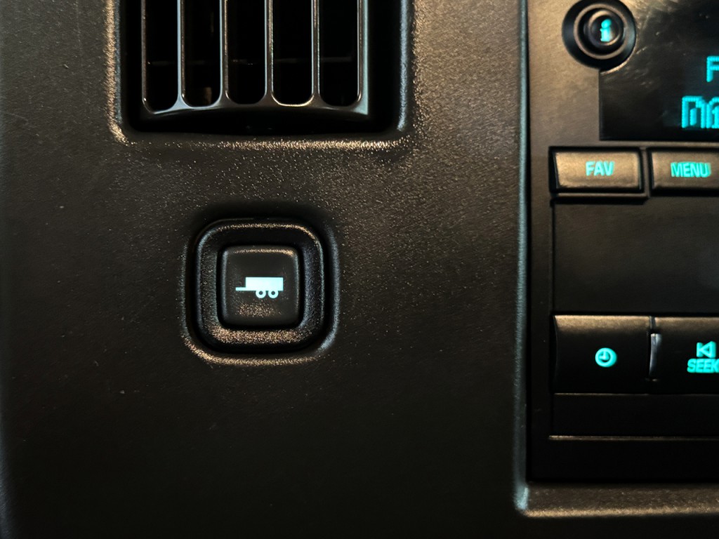 2020 Chevrolet Express Image 20