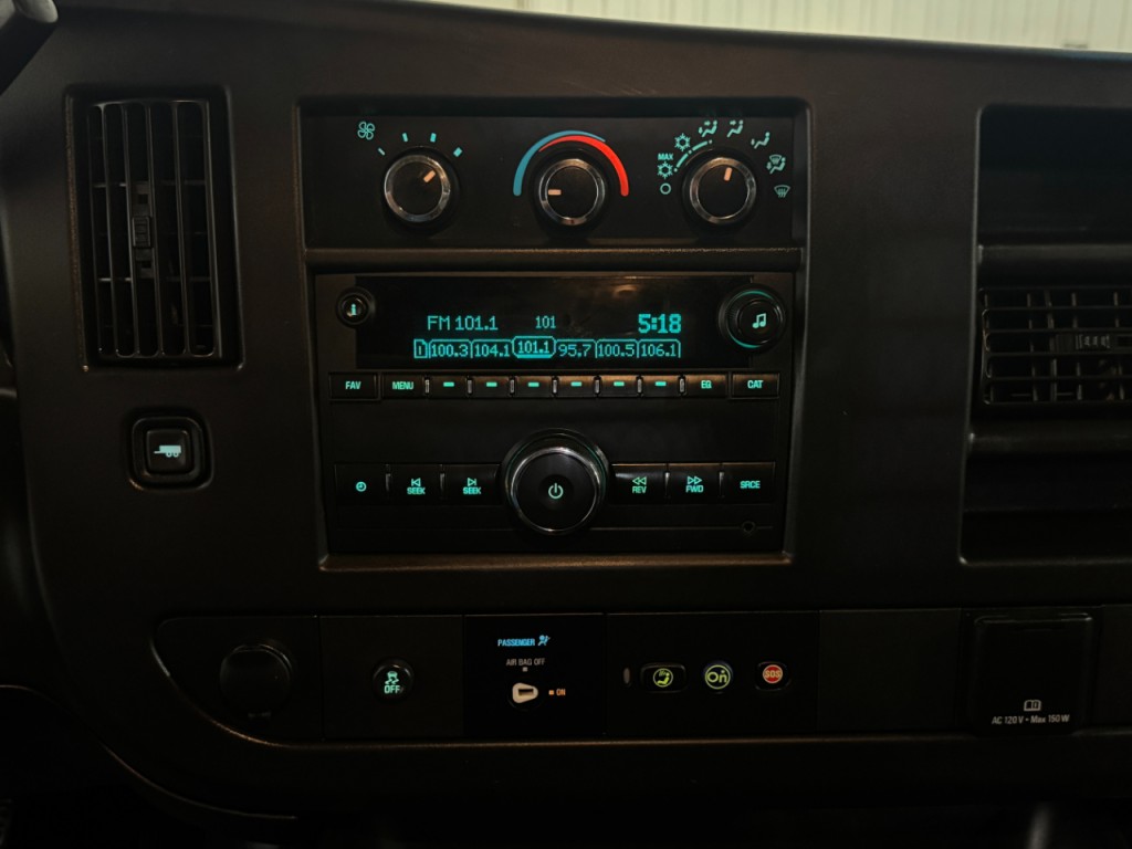 2020 Chevrolet Express Image 22