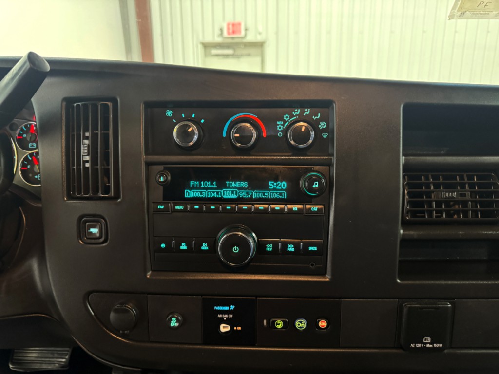 2020 Chevrolet Express Image 23