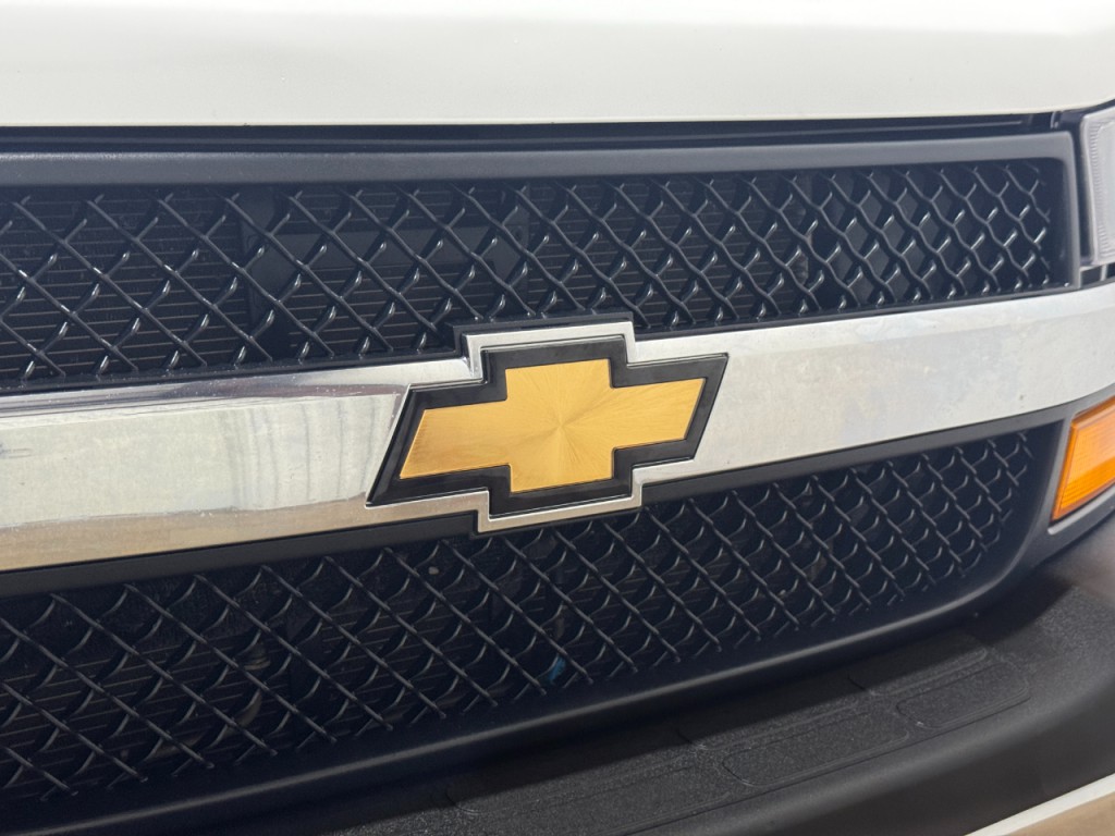 2020 Chevrolet Express Image 29
