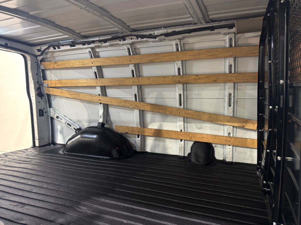 2020 Chevrolet Express Image 33