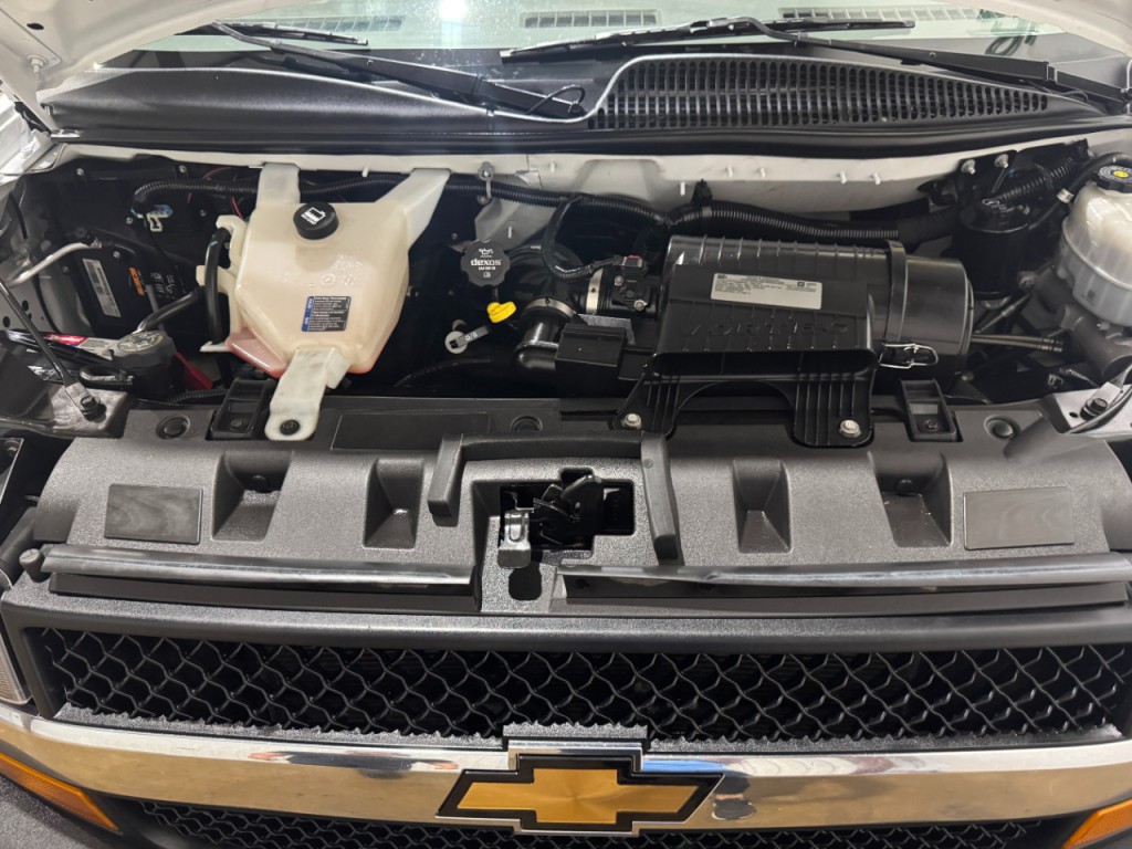 2020 Chevrolet Express Image 38