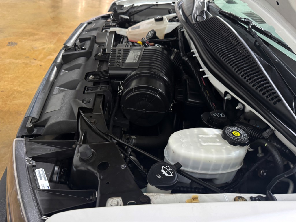 2020 Chevrolet Express Image 39