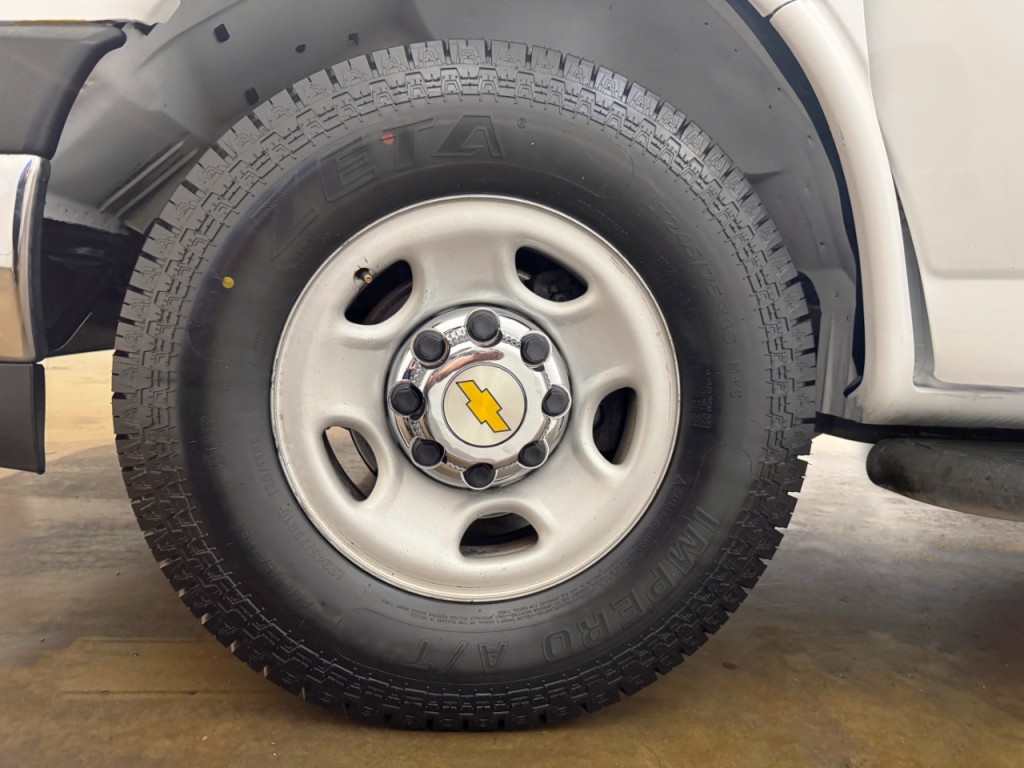 2020 Chevrolet Express Image 43