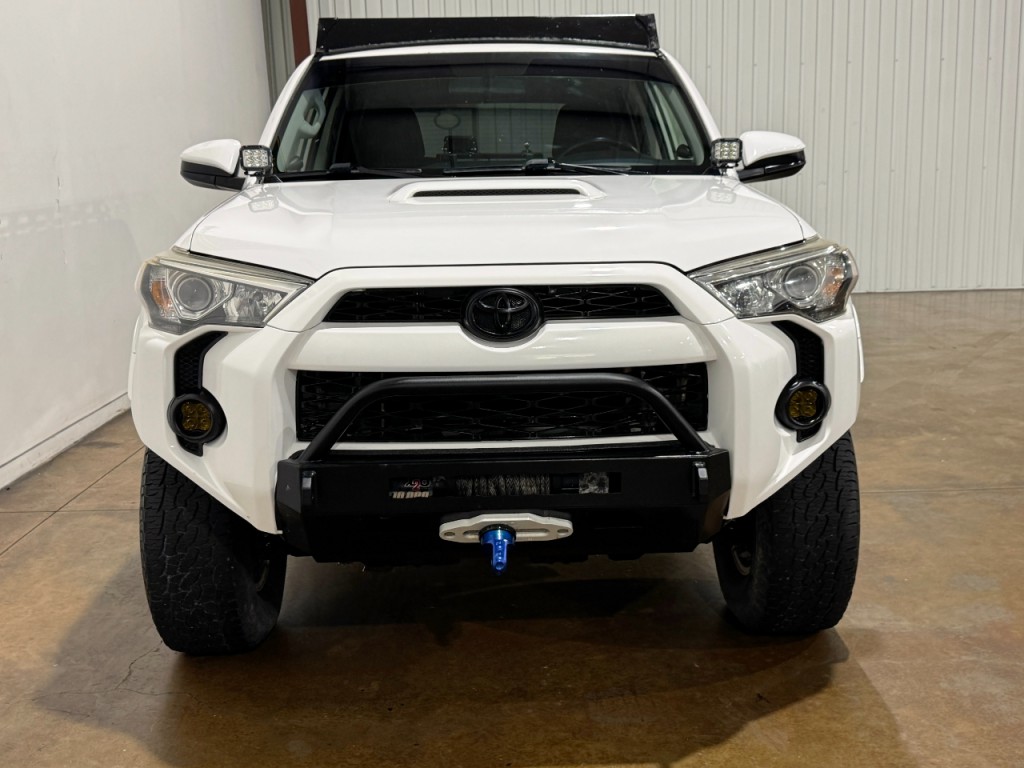 2016 Toyota 4Runner Image 2