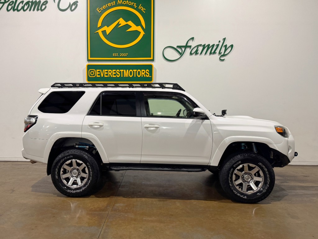 2016 Toyota 4Runner Image 8
