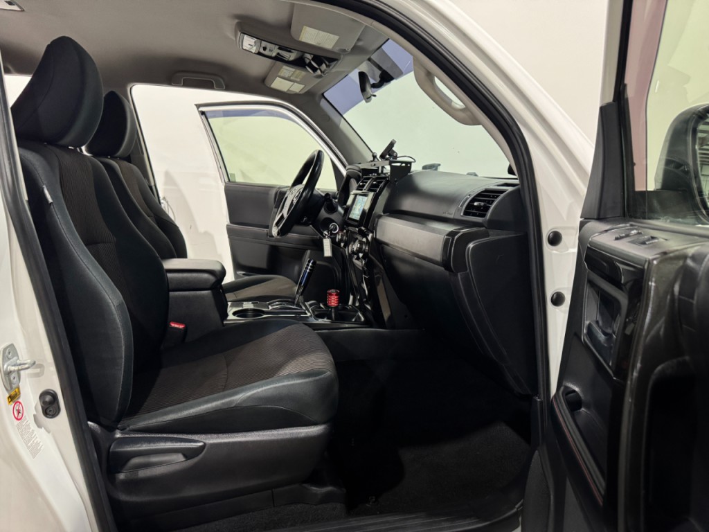 2016 Toyota 4Runner Image 12