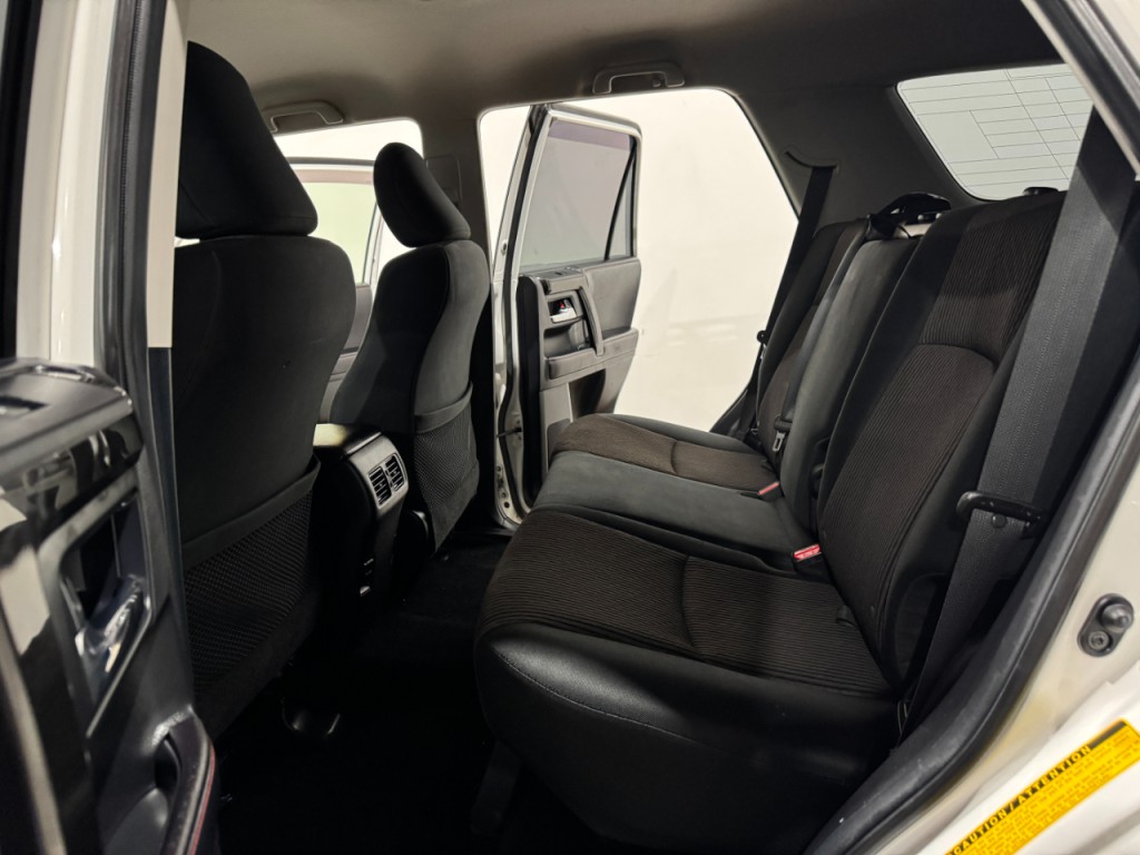 2016 Toyota 4Runner Image 14
