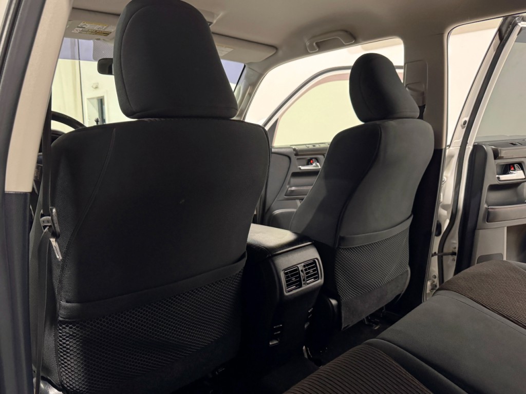 2016 Toyota 4Runner Image 16