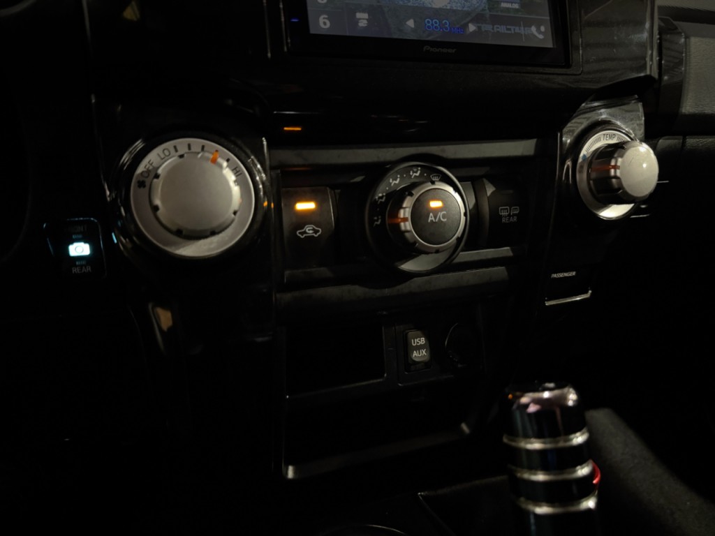 2016 Toyota 4Runner Image 22