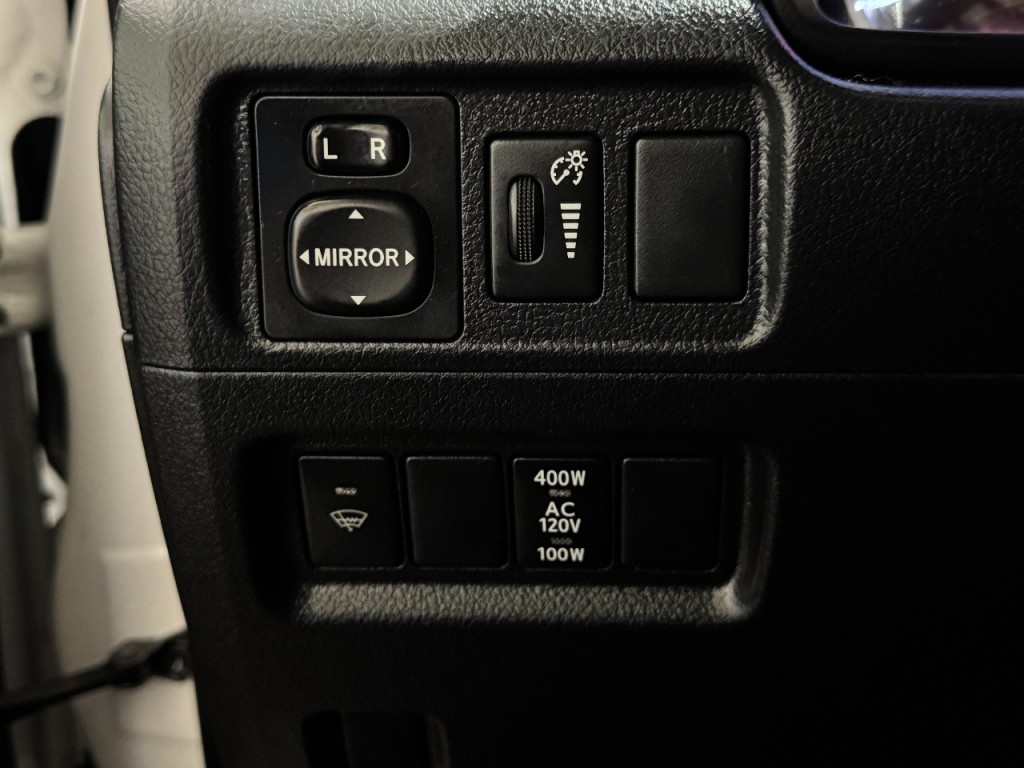 2016 Toyota 4Runner Image 24