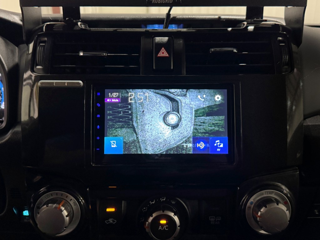2016 Toyota 4Runner Image 29