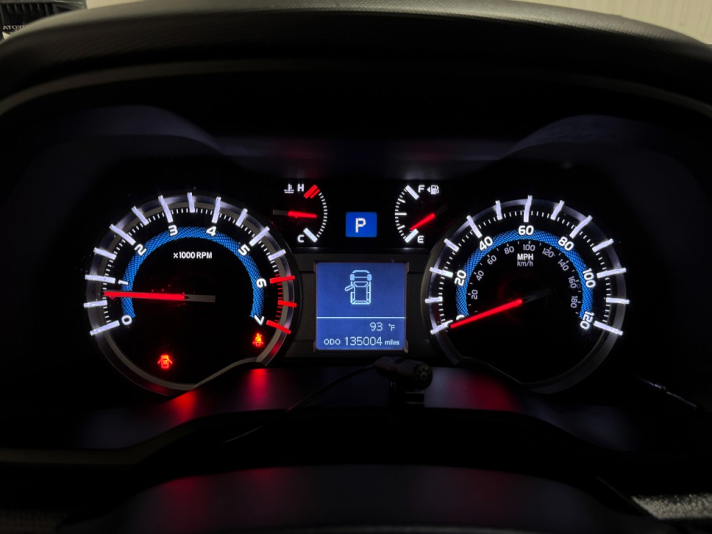 2016 Toyota 4Runner Image 30