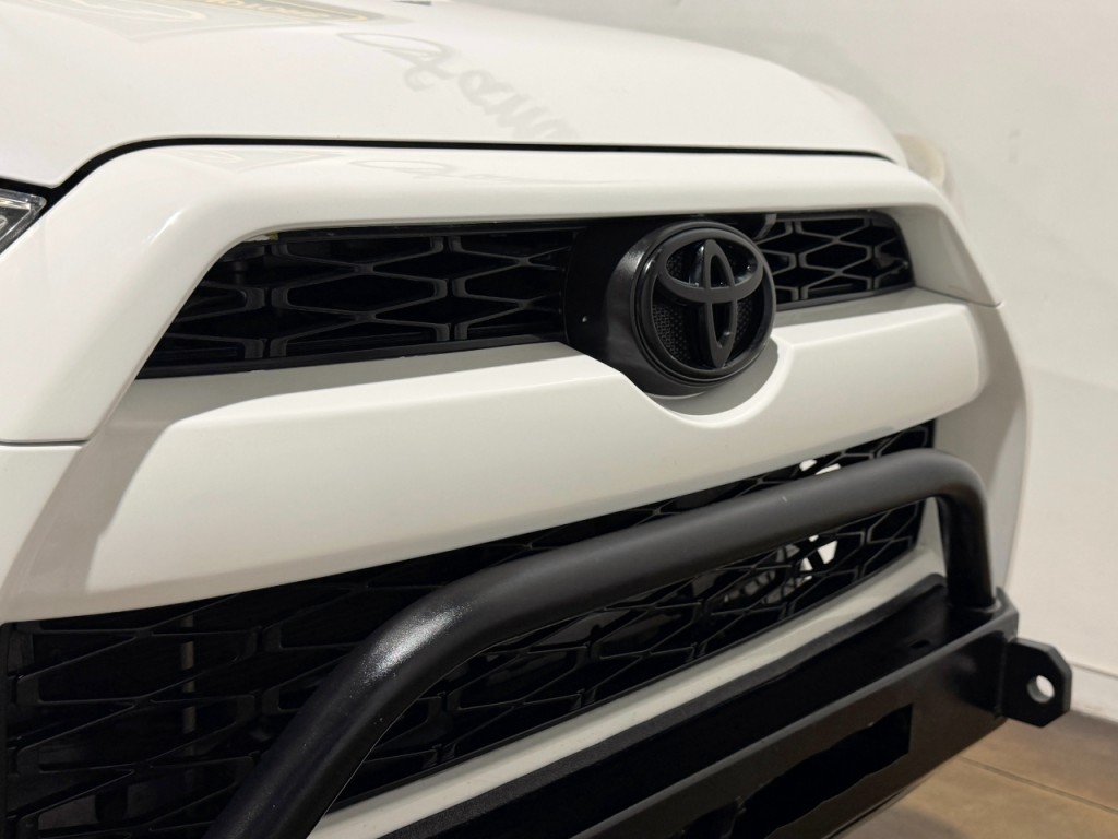 2016 Toyota 4Runner Image 31