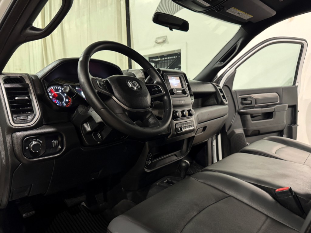2023 RAM 5500 Image 10